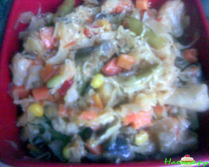 Капуста, тушеная с овощами