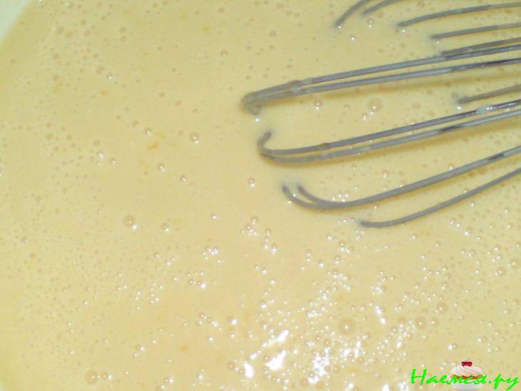 Яблочный пирог под медово-сметанно-яичной заливкой