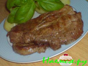 Шницели, тушеные со специями и красным вином