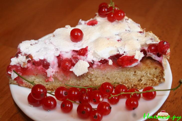 Пирог с безе и красной смородиной Пирог с безе и красной смородиной