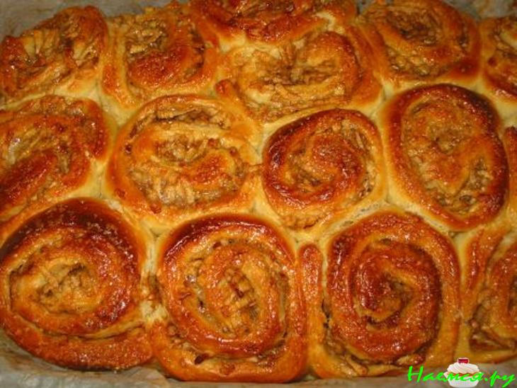 Булочки с яблоком из быстрого теста