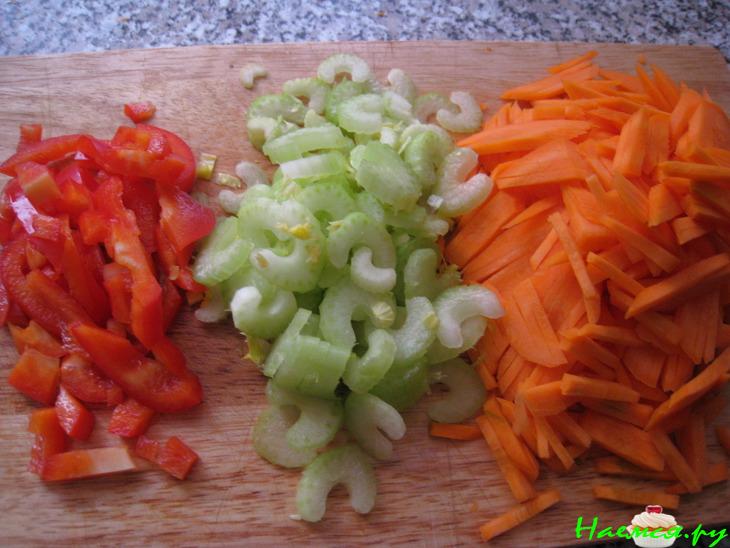 Суп из красной чечевицы с овощами