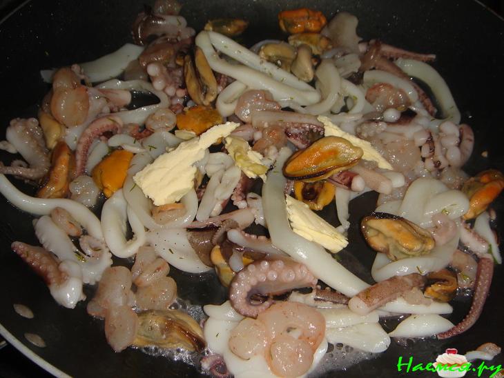 Салат с морепродуктами "Изысканный" Салат с морепродуктами "Изысканный"