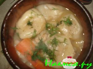 Пельмени в бульоне