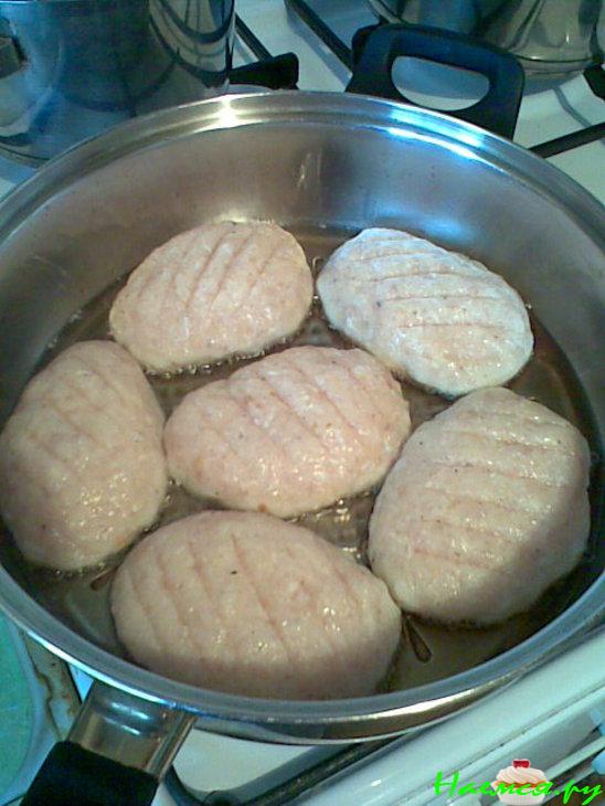 Котлетки из пангасии с укропным соусом