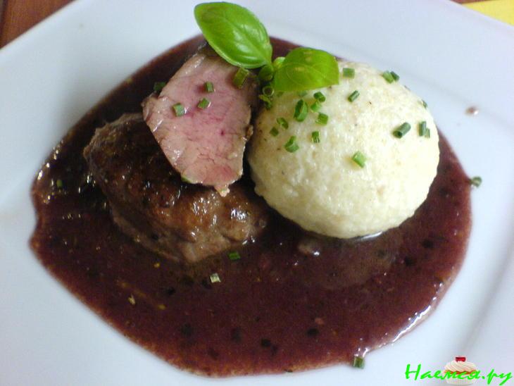 Филе ягнёнка и кнедлик из козьего сыра