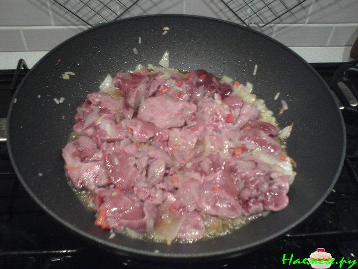 Печенка куриная с картофелем Печенка куриная с картофелем