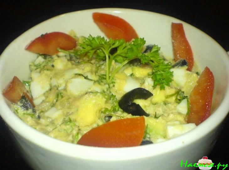 Салат с печенью трески и авокадо ...