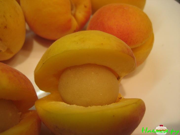 Булочки с фаршированными абрикосами Булочки с фаршированными абрикосами