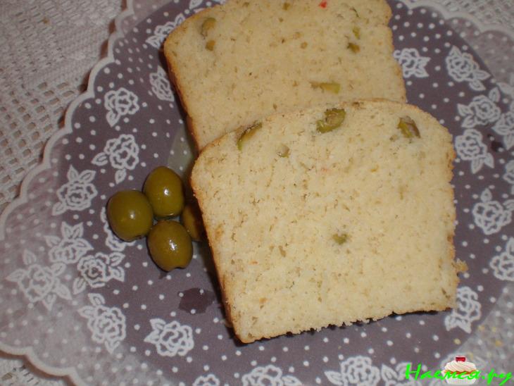 Хлеб с рикоттой и оливками