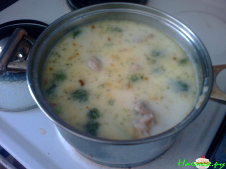 Суп "Сырный" с куриными крыльями