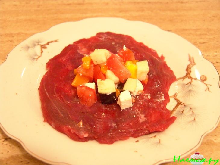 Муссака из говядины с белым сухим вином