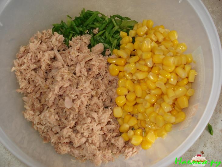 Салат из сельдерея с тунцом