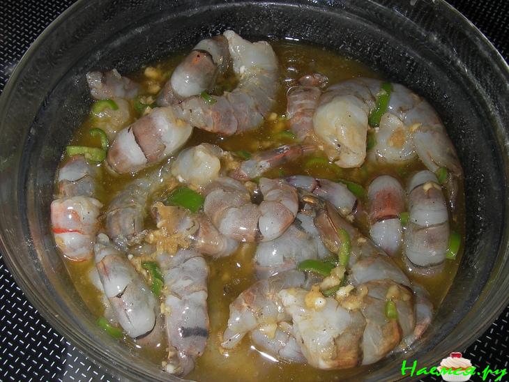 Острые креветки с соусом