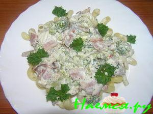 Паста с брокколи и беконом