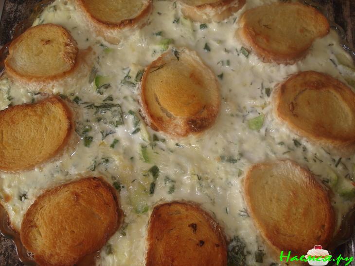 Летний тарт из кабачков с чесночными гренками