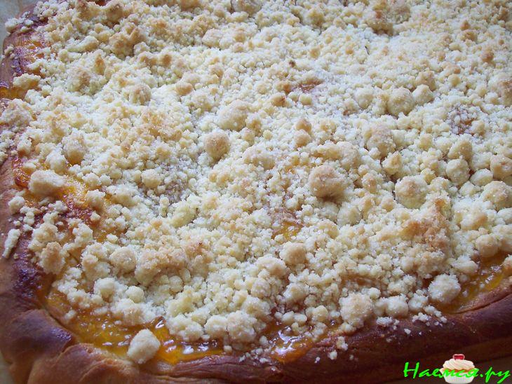 Пирог с абрикосовым вареньем и посыпкой "Штрейзель"