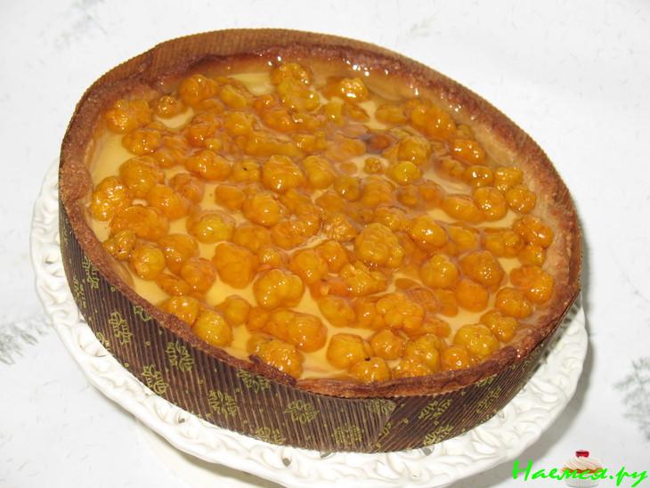 Песочный тортик с ягодами и сливочно-заварным кремом