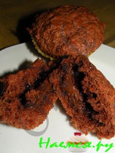 Шоколадные маффины с шоколадным сюрпризом