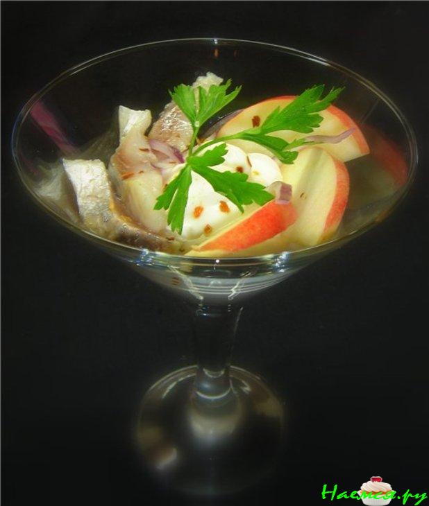 Закуска из сельди сметаны и яблока