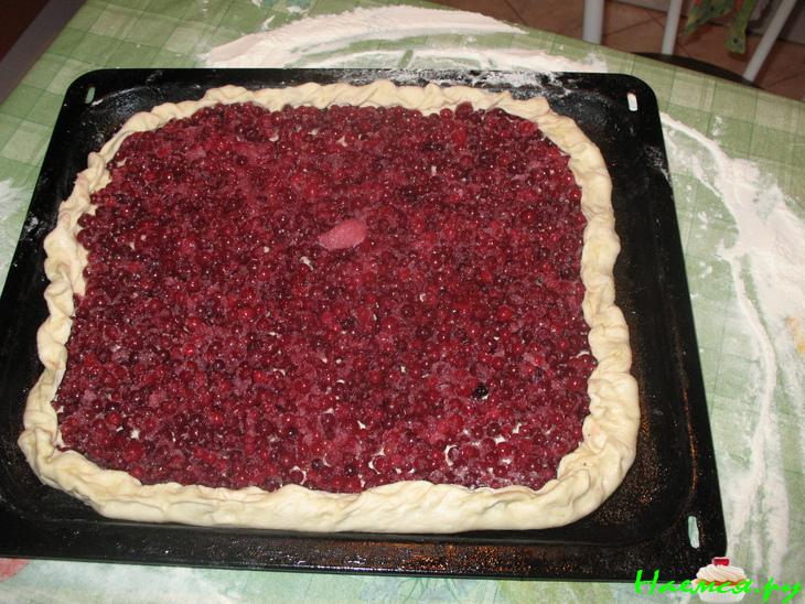 Брусничный пирог