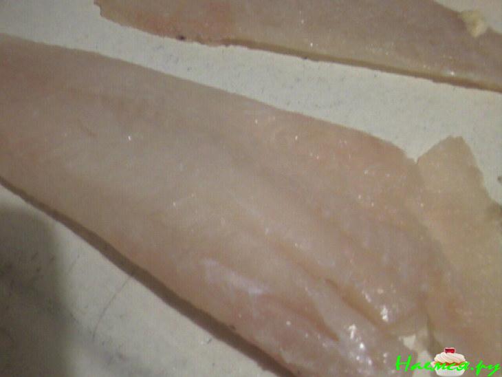 Филе белой рыбы под майонезно-чесночным соусом Филе белой рыбы под майонезно-чесночным соусом