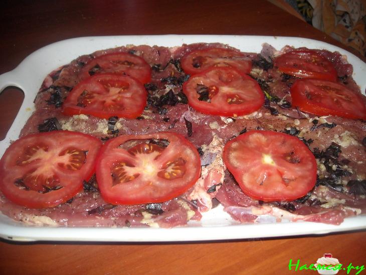 Рулетики мясные со шпинатом и грибами