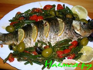 Карп с овощами в базиликовом соусе