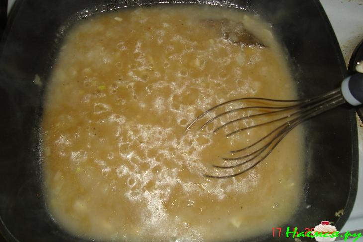 Фаршированный кальмар под соусом