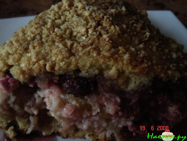 Вечерний пирог моим деткам с творожно-клубничной начинкой