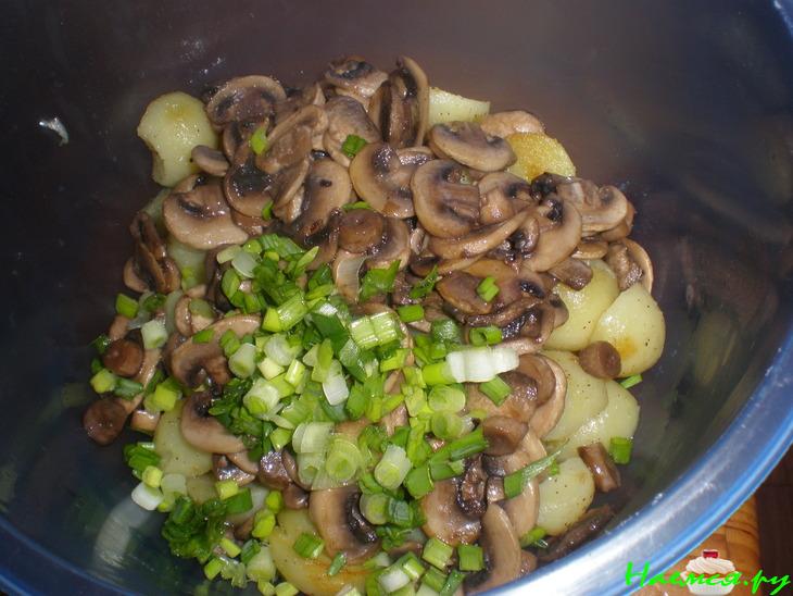 Салат картофельный с грибами