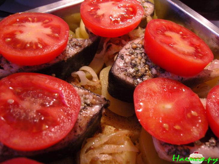 Лосось запеченный с картофелем