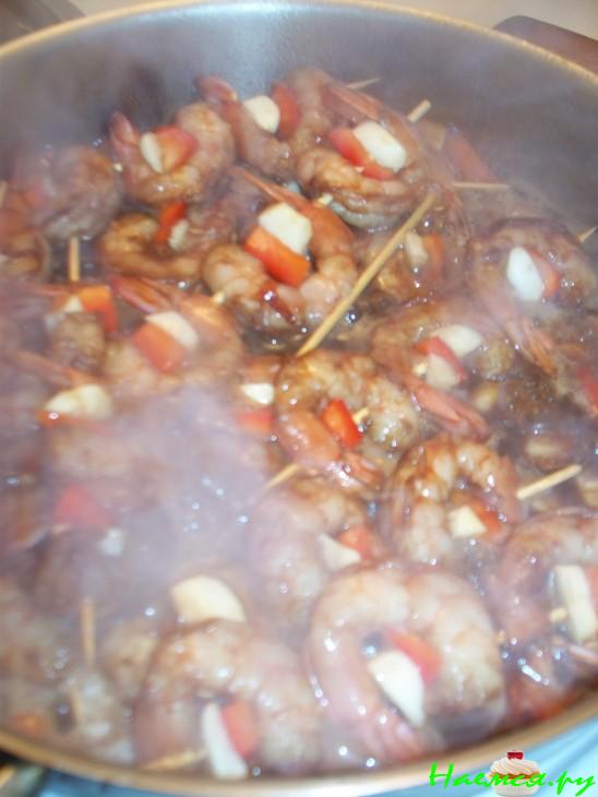 Креветки жареные в гранатовом сиропе