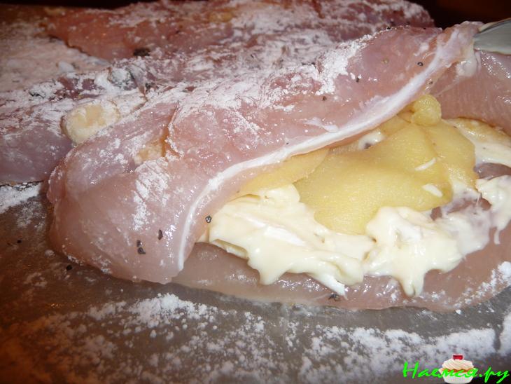 Куриная грудка с яблоком и сыром brie Куриная грудка с яблоком и сыром brie
