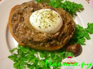 Горячие бутерброды с грибами и яйцом Горячие бутерброды с грибами и яйцом