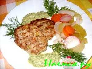 "Бургеры" из куриного фарша с овощами