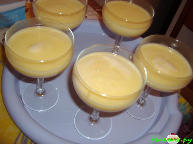 Ванильный крем с шоколадными пирожными