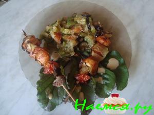 "Шашлычки из семги с горячим овощным салатом"