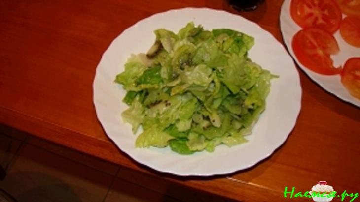 Зелёный салат с коньячным соусом Зелёный салат с коньячным соусом
