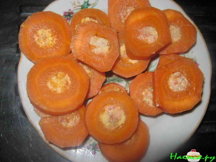 Морковь фаршированная мясом в кляре Морковь фаршированная мясом в кляре