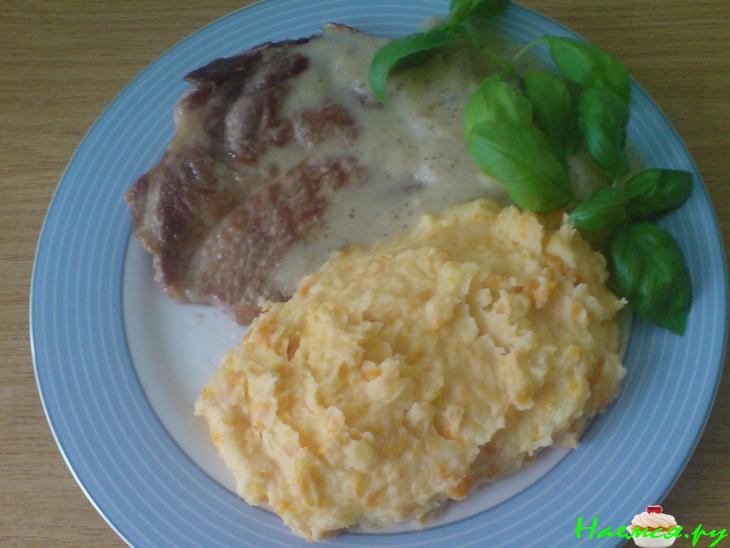 Шницель с соусом из кольраби