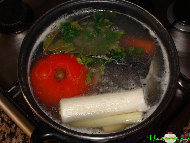 Уха / рыбный суп /