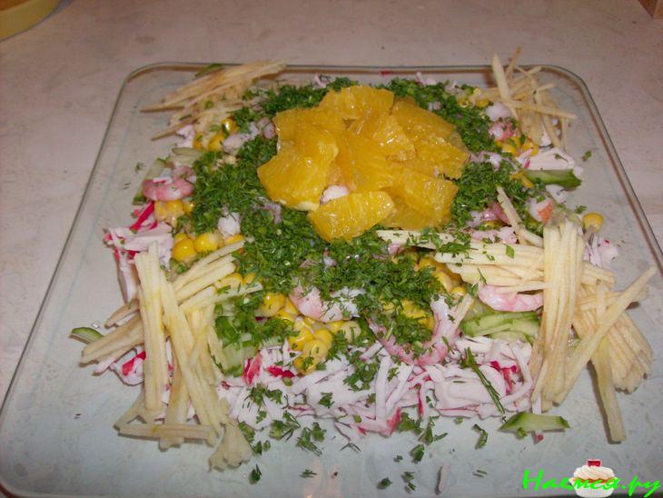 Салат с креветками и крабовыми палочками Салат с креветками и крабовыми палочками