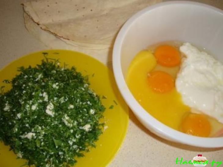 Пирог из лаваша с зеленью и сыром