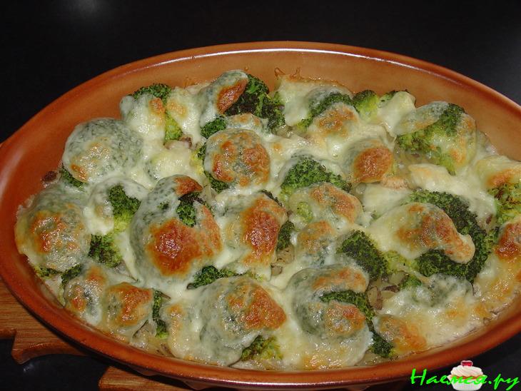 Брокколи, запеченная с моцареллой 