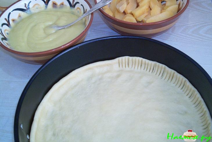 Заливной пирог с айвой (тёплый)