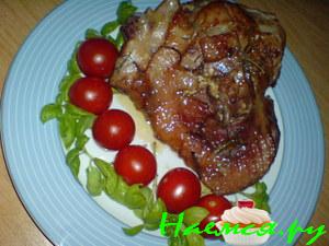 Голень индейки, тушенная в вине с розмарином Голень индейки, тушенная в вине с розмарином