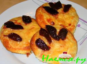 Ватрушки со сливами