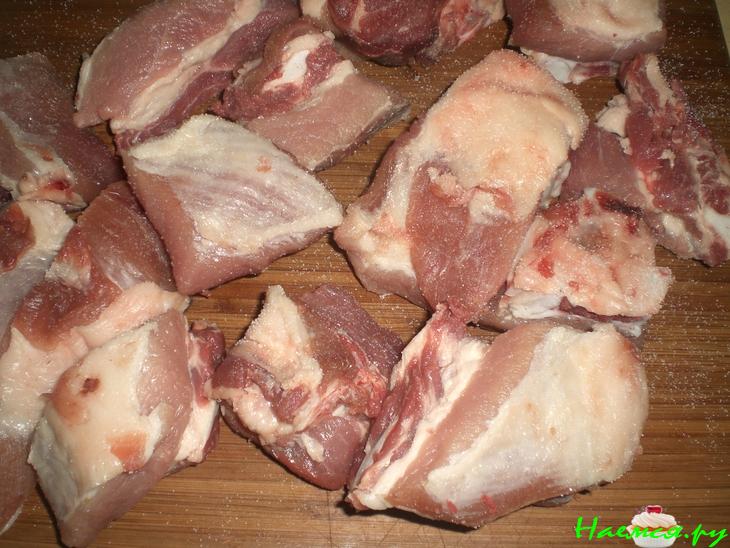 Тушеная капуста со свиными ребрышками Тушеная капуста со свиными ребрышками