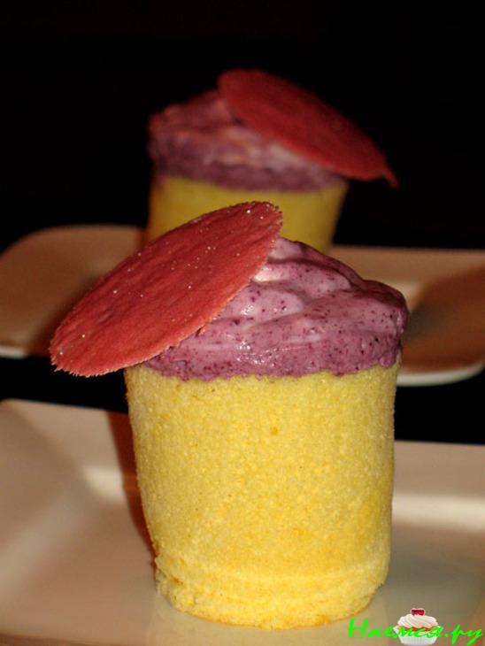 Черничные пирожные "Шербургские зонтики" Черничные пирожные "Шербургские зонтики"